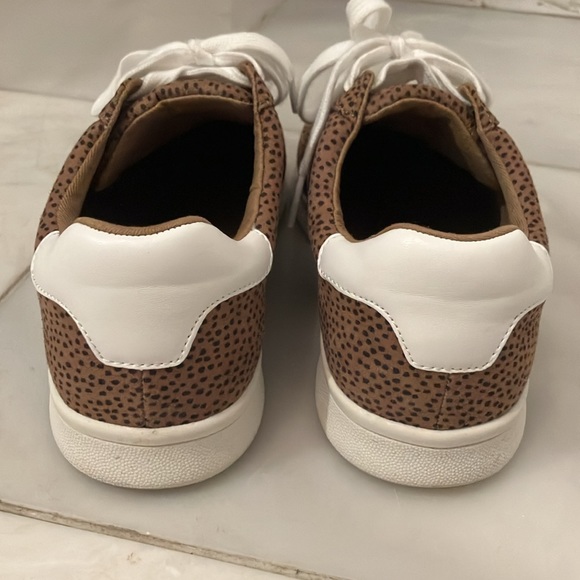 OLD NAVY Cheetah Sneakers - Picture 2 of 6